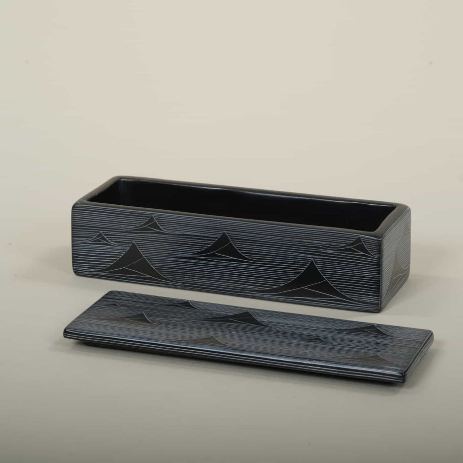 boîte à stylos noir gravé, pierre à savon, Kenya, ASART