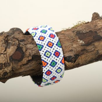 Bracelet blanc , motif losange sur une branche, zoulou, Afrique du Sud, ASART