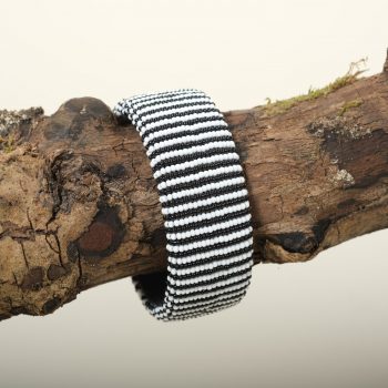 Bracelet zoulou, noir et blanc, motif ligne, perles de verre, Afrique du Sud, ASART