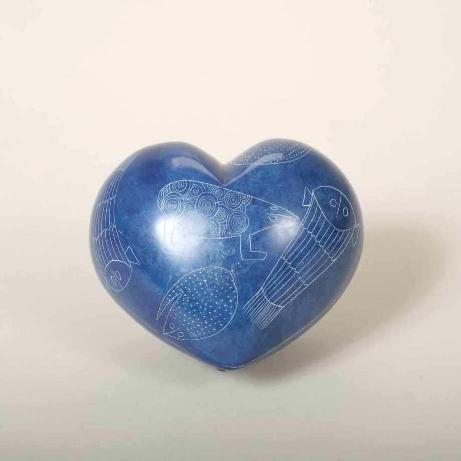 coeur en pierre à savon bleu gravé Kenya ASART