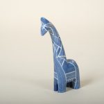 Girafe bleu gravé en pierre à savon, Kenya ASART